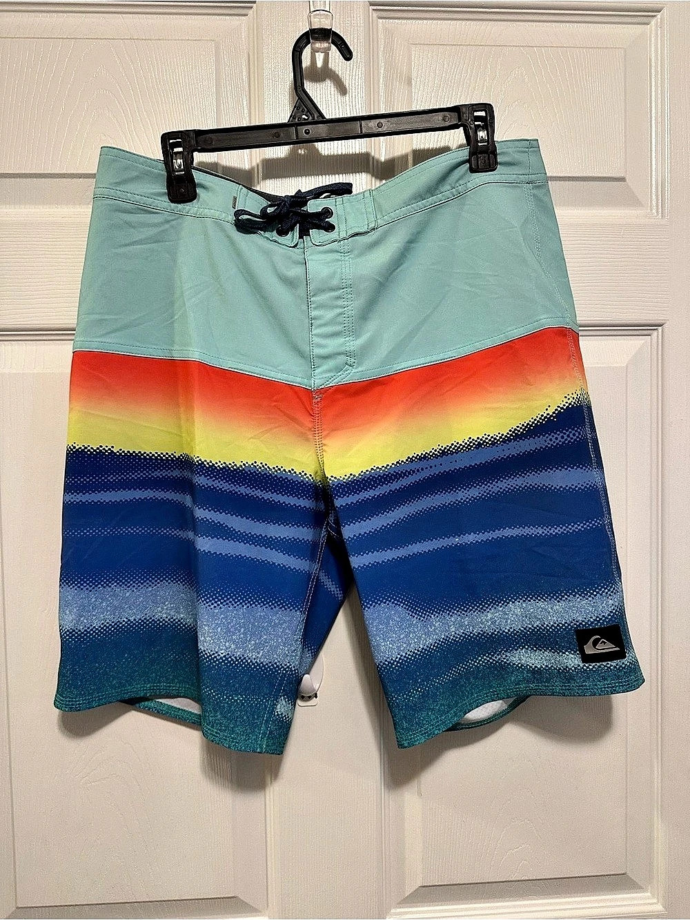 Quiksilver Highline Gradient Boardshorts Blue & Green Waist 32
